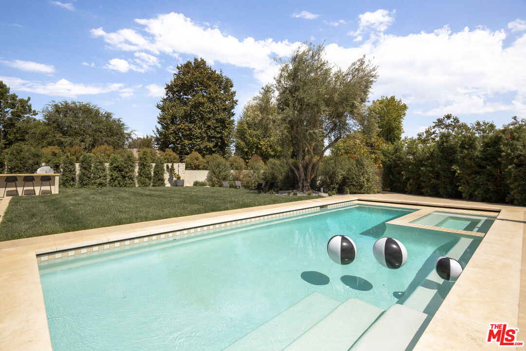 1186 Corsica Dr