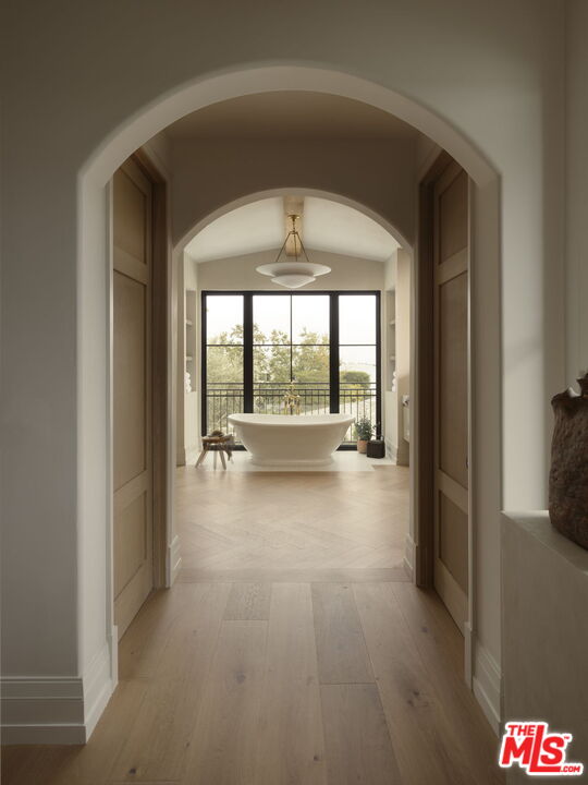 1186 Corsica Dr
