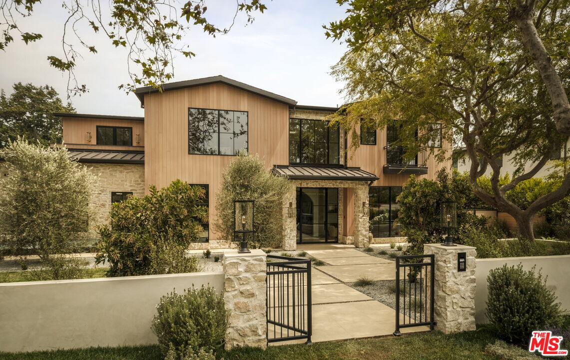 1186 Corsica Dr