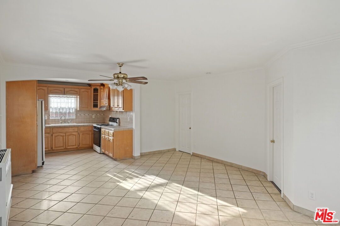 573 Belden Ave