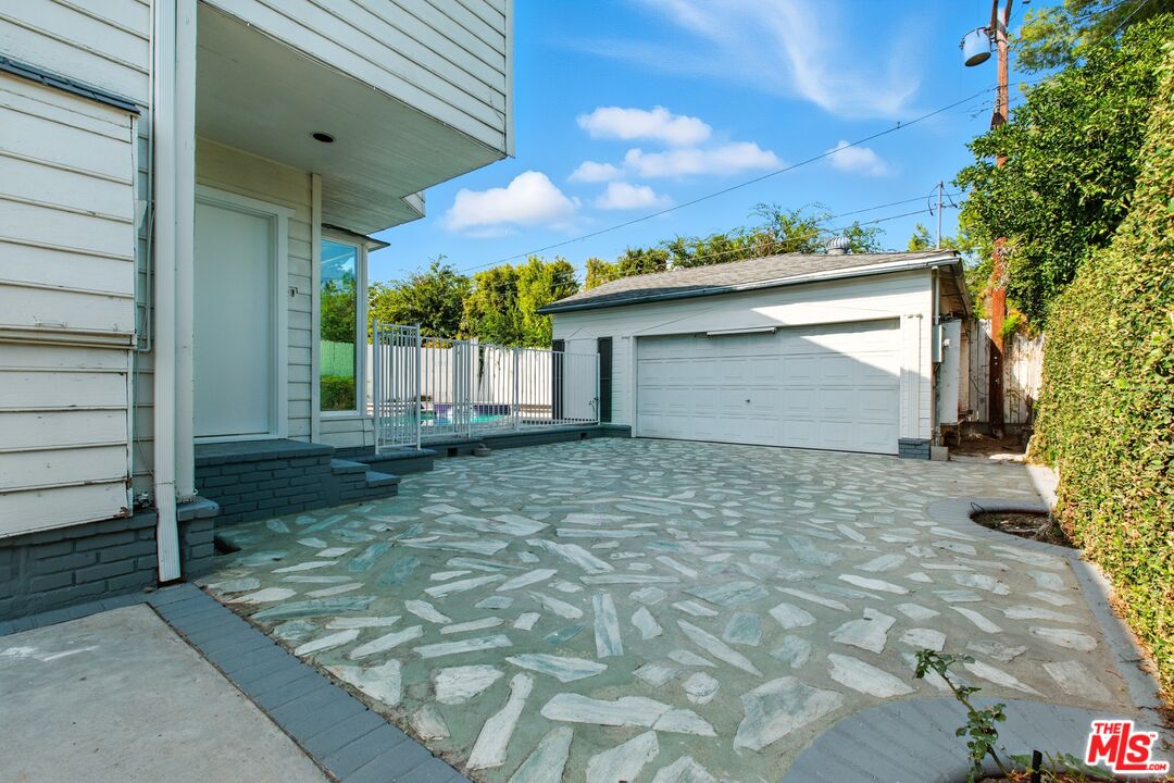 4640 Laurelgrove Ave