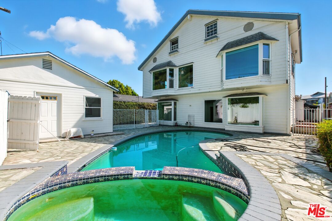 4640 Laurelgrove Ave