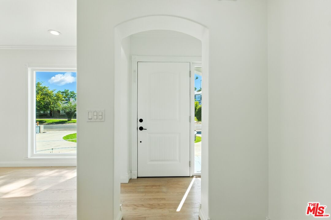 4640 Laurelgrove Ave