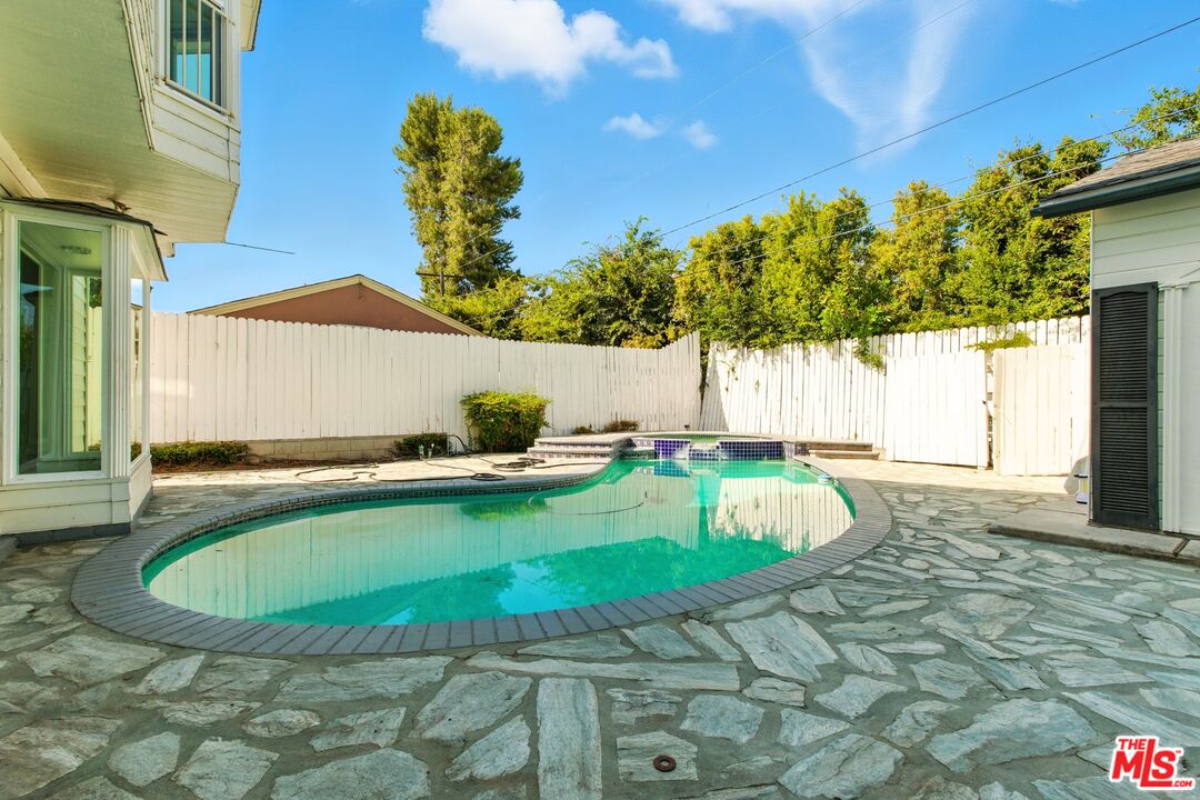 4640 Laurelgrove Ave