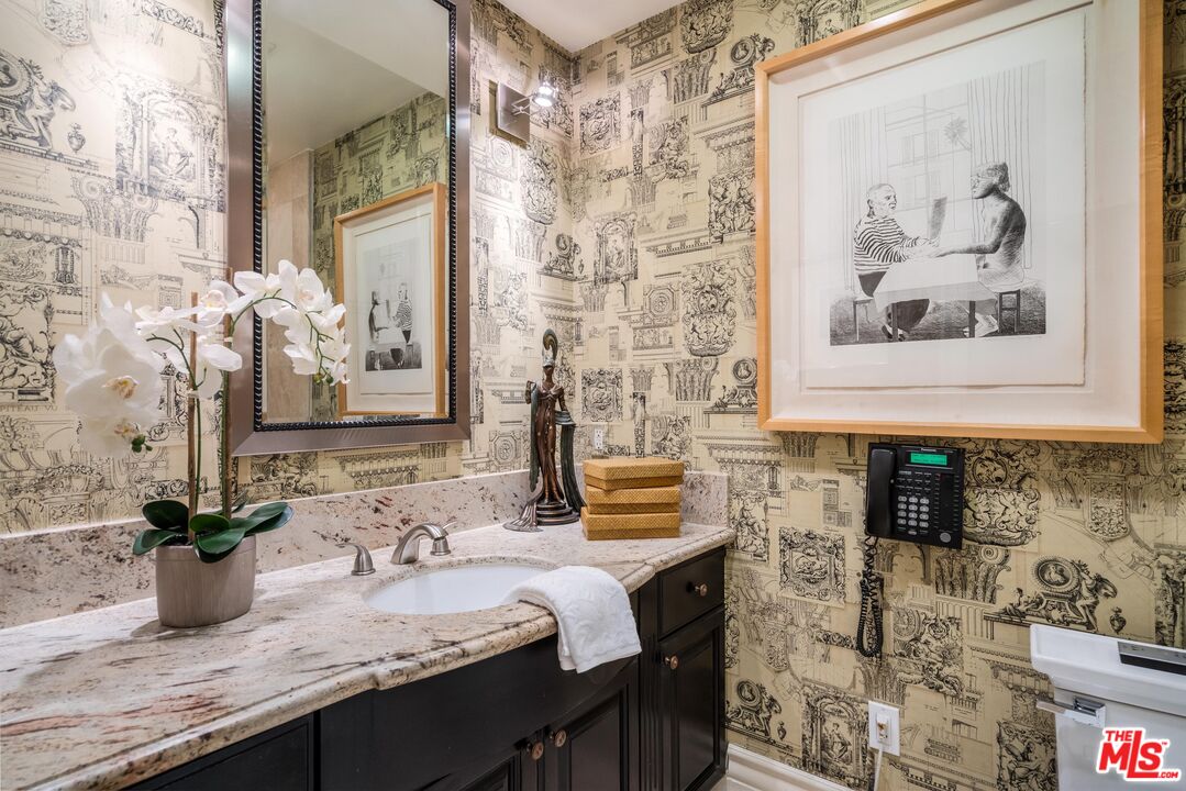 1230 Westholme Ave Unit: 104