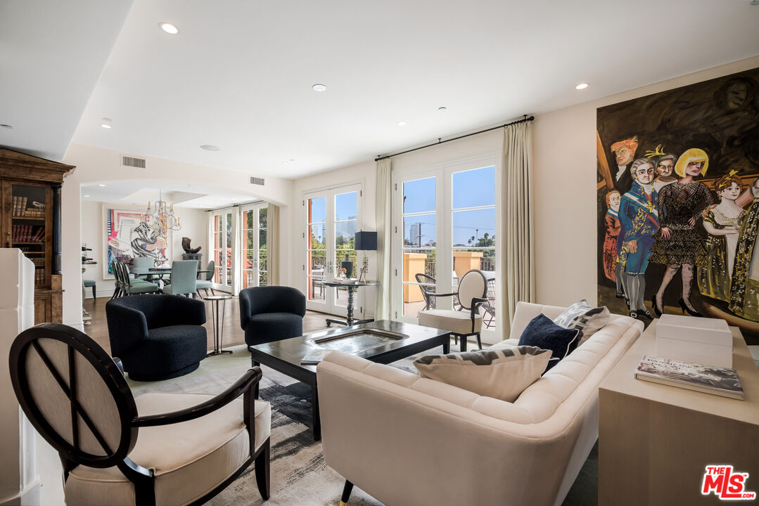 1230 Westholme Ave Unit: 104