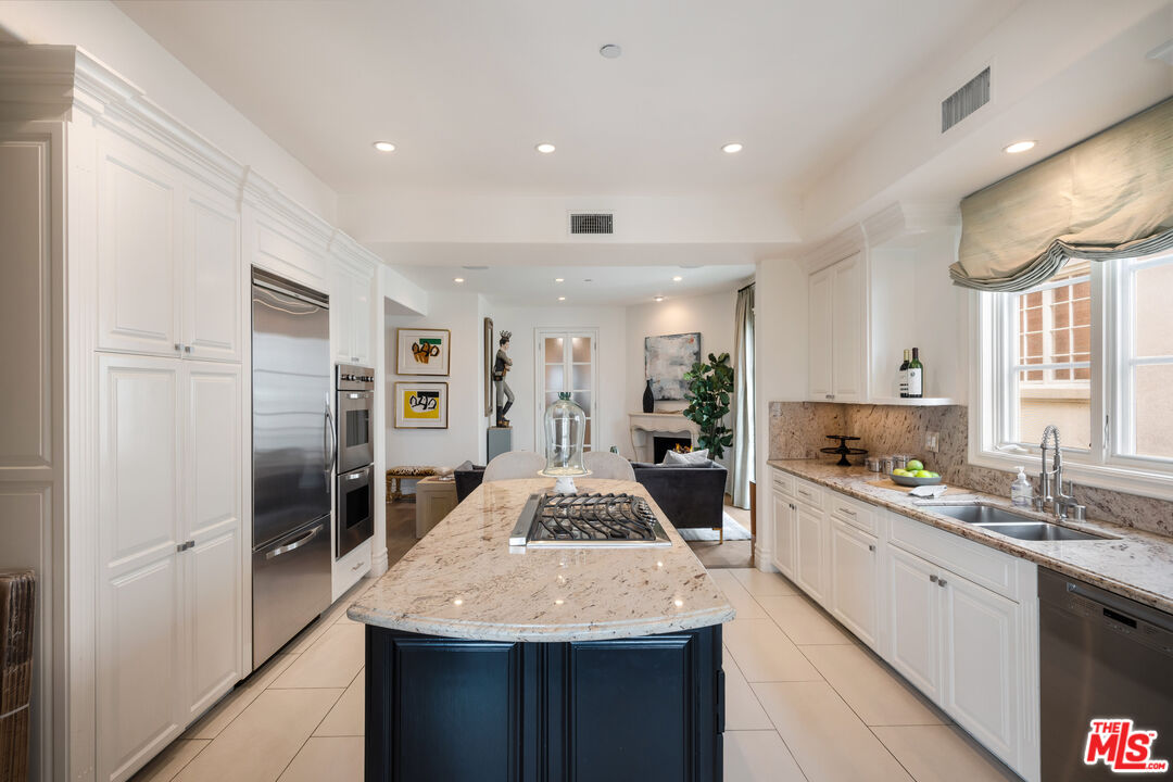 1230 Westholme Ave Unit: 104