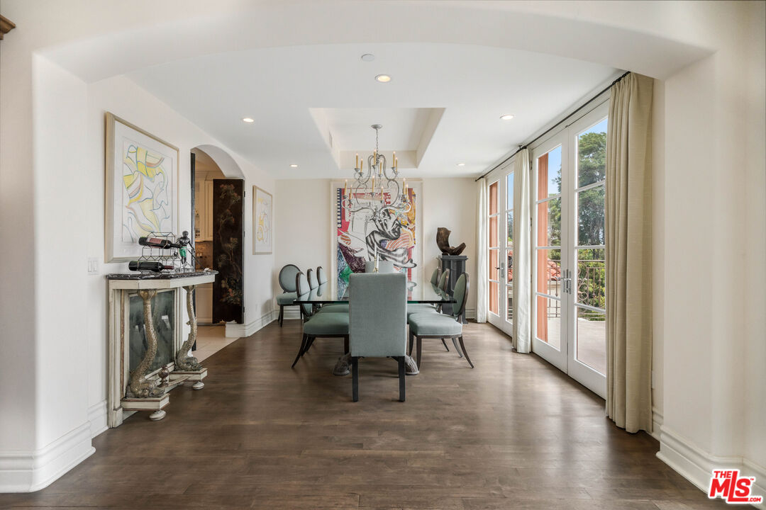 1230 Westholme Ave Unit: 104