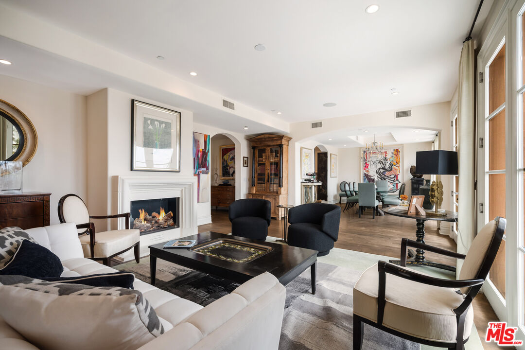 1230 Westholme Ave Unit: 104