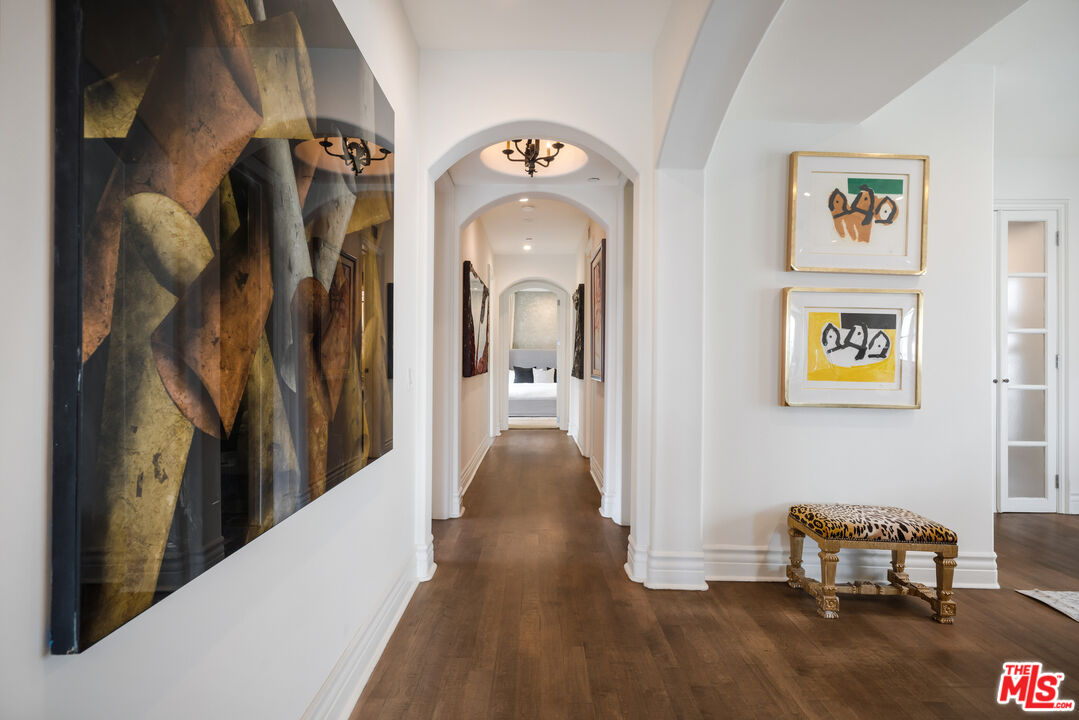 1230 Westholme Ave Unit: 104