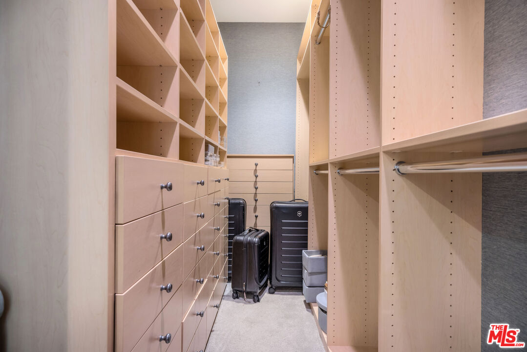 1230 Westholme Ave Unit: 104