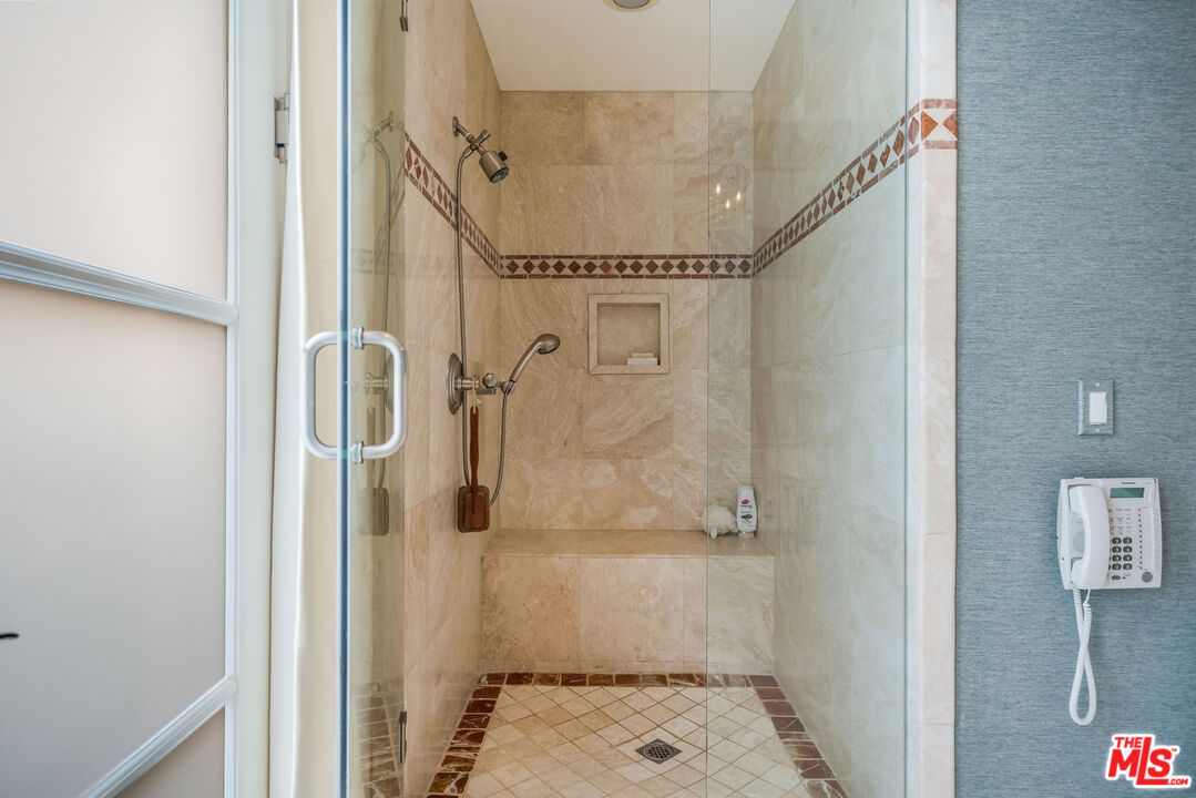 1230 Westholme Ave Unit: 104