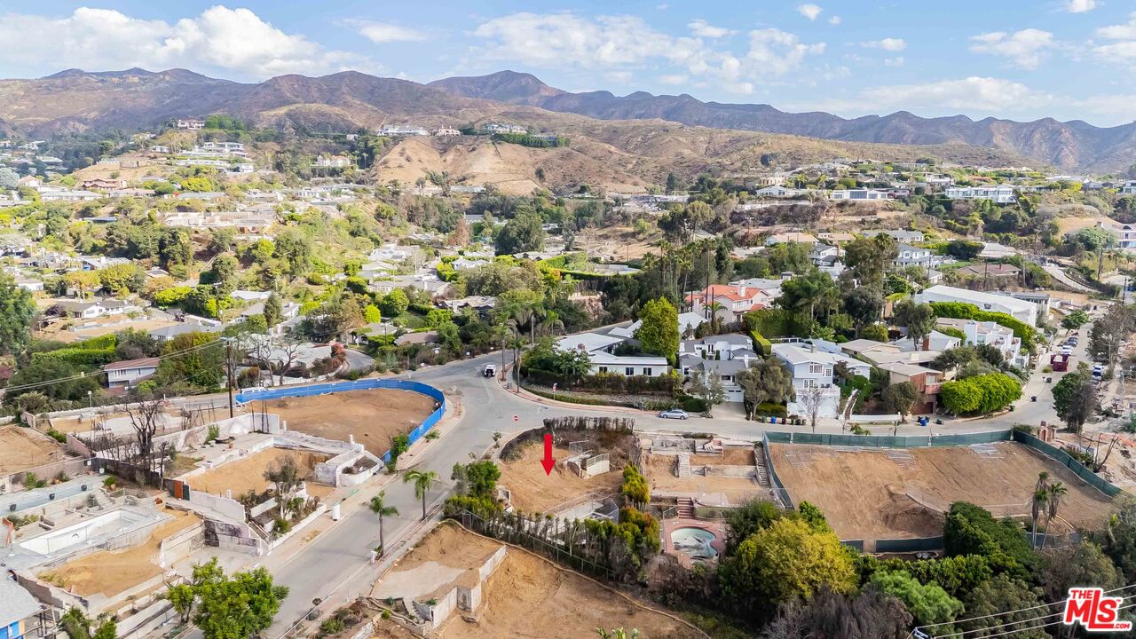 854 Las Lomas Ave
