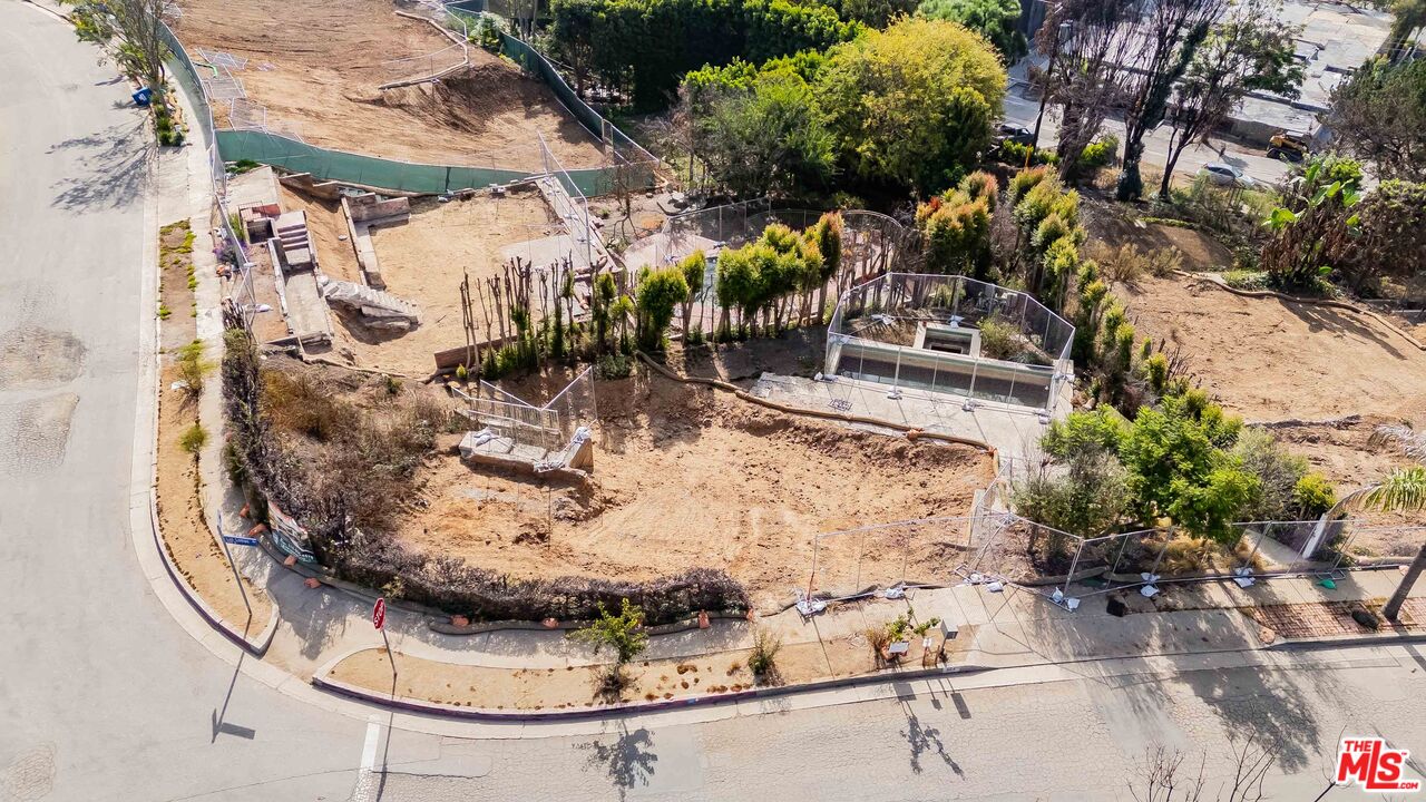 854 Las Lomas Ave