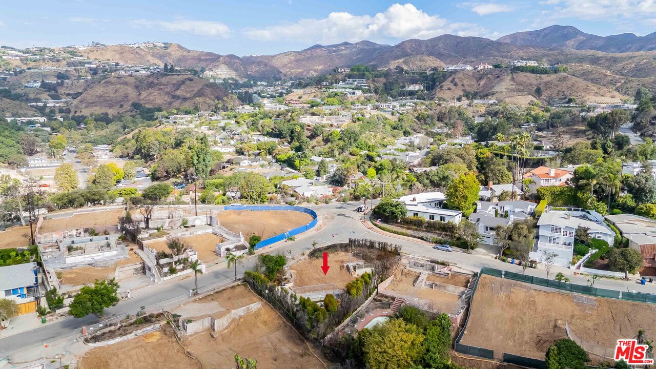 854 Las Lomas Ave