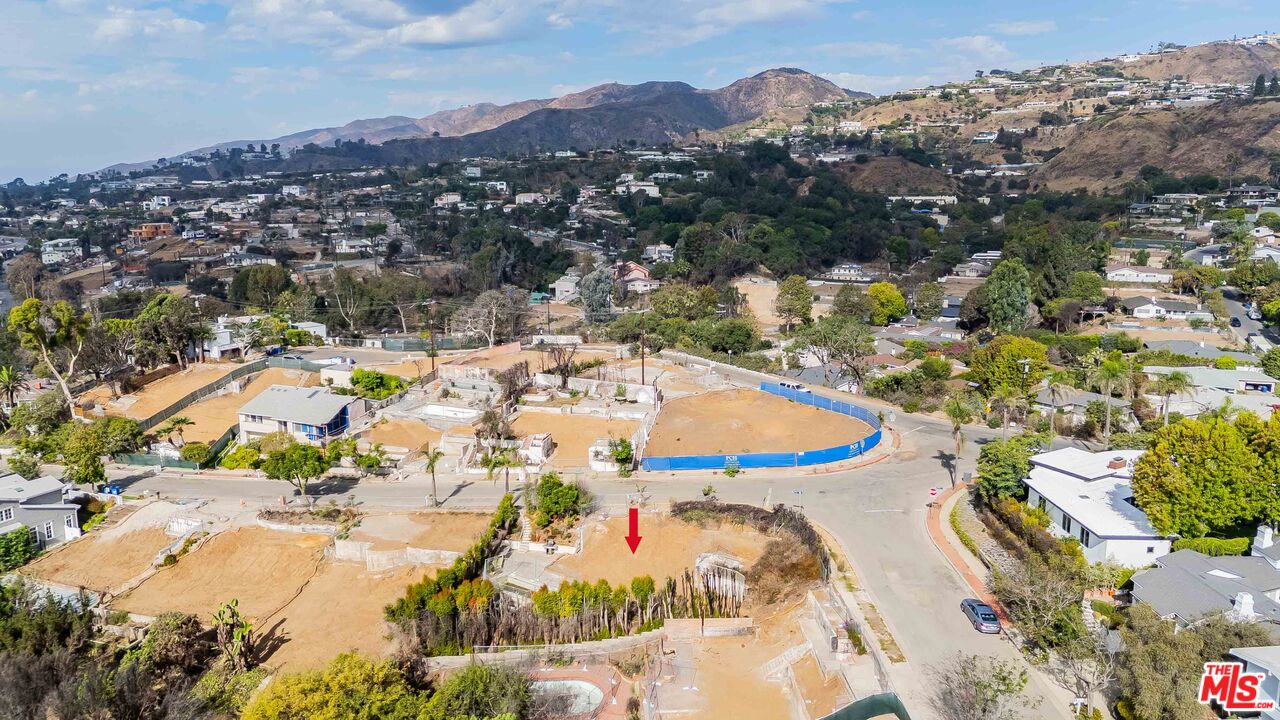 854 Las Lomas Ave