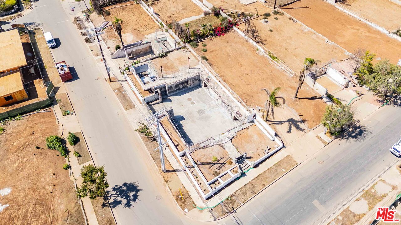 1101 Chautauqua Blvd