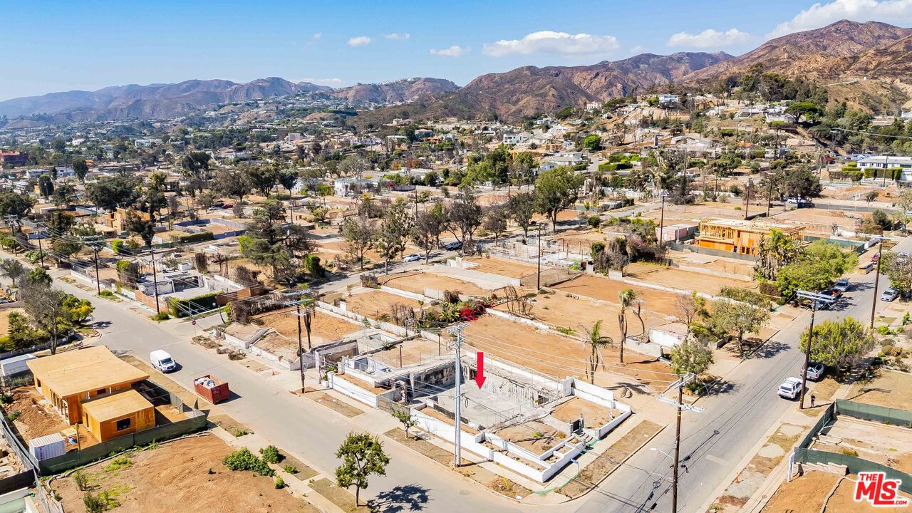 1101 Chautauqua Blvd