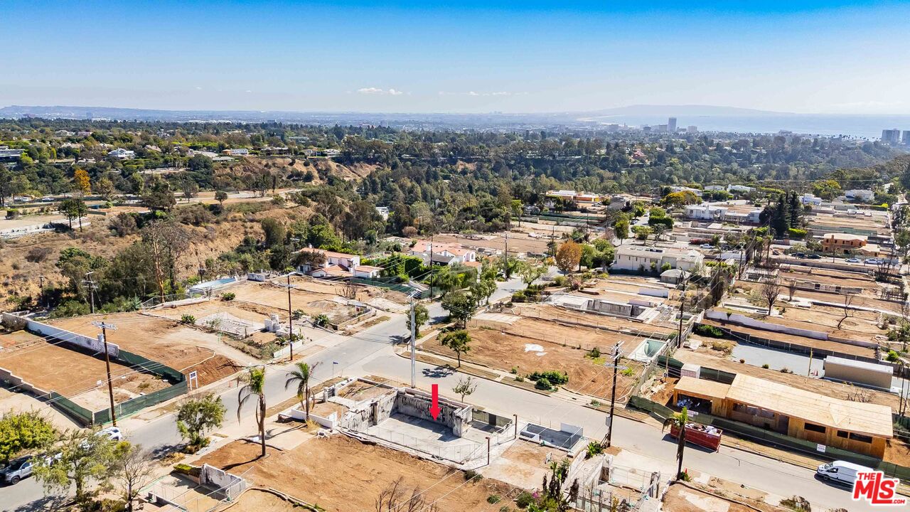 1101 Chautauqua Blvd