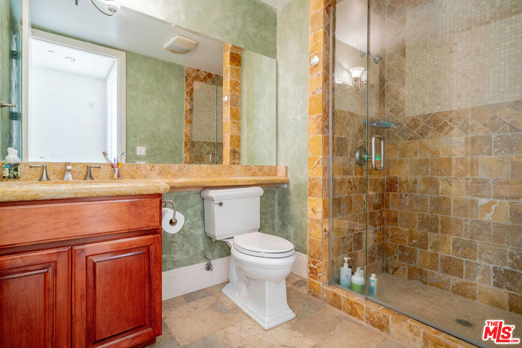 16123 W Sunset Boulevard 305