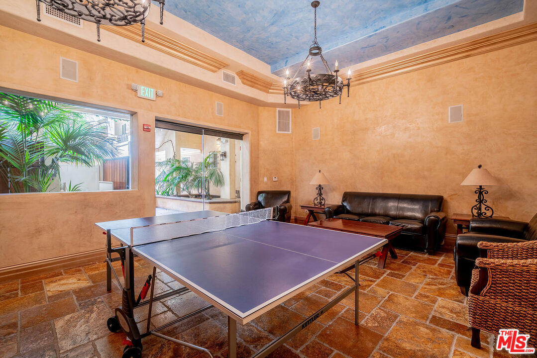 16123 W Sunset Blvd Unit: 305