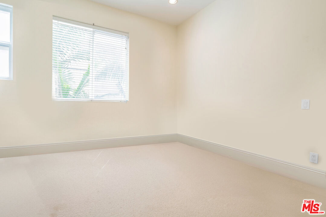 16123 W Sunset Blvd Unit: 305