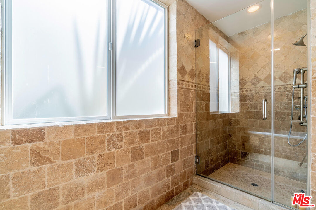 16123 W Sunset Blvd Unit: 305