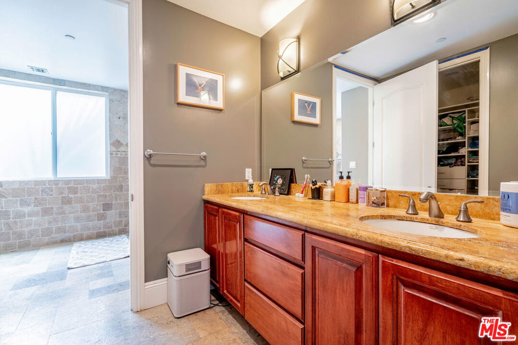 16123 W Sunset Boulevard 305