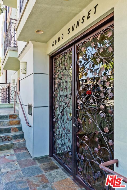 16000 W Sunset Blvd Unit: 103