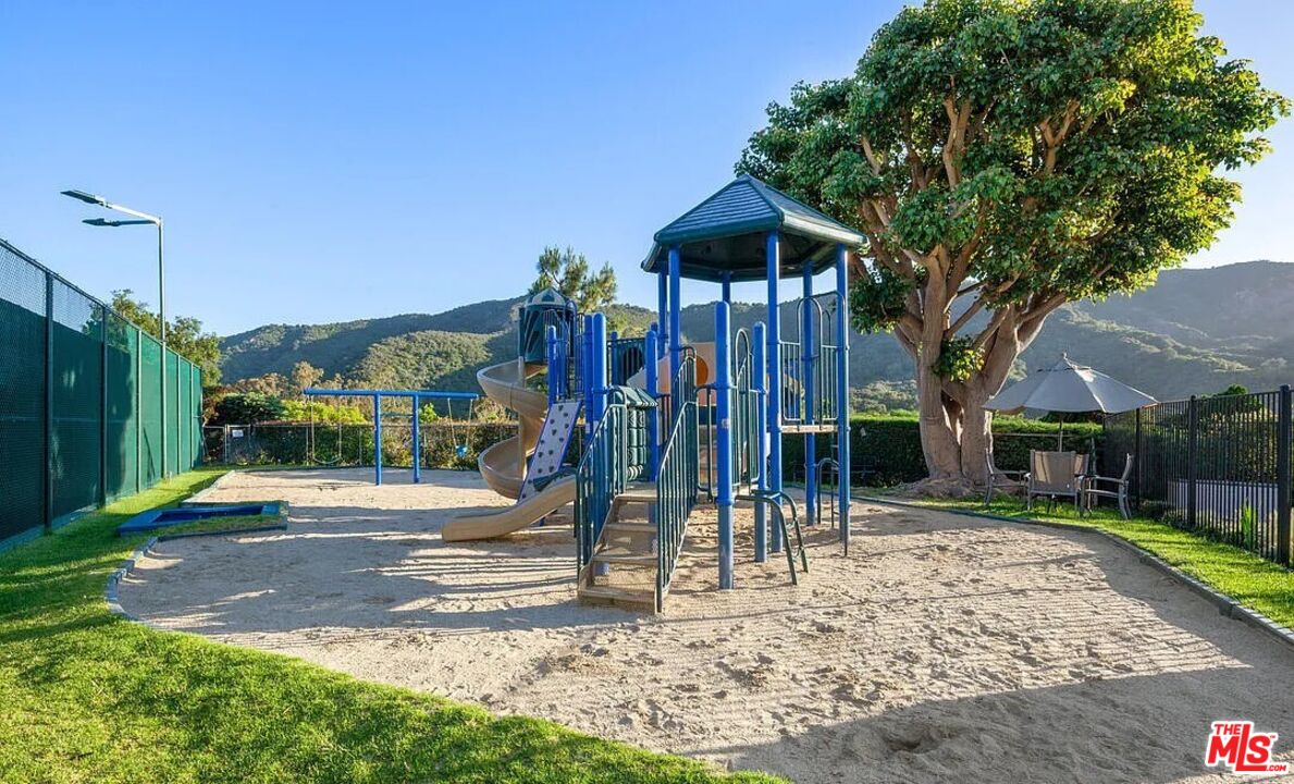 1316 Avenida De Cortez