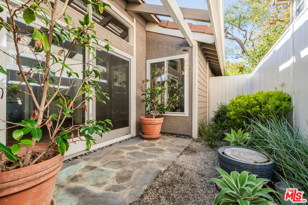 1316 Avenida De Cortez