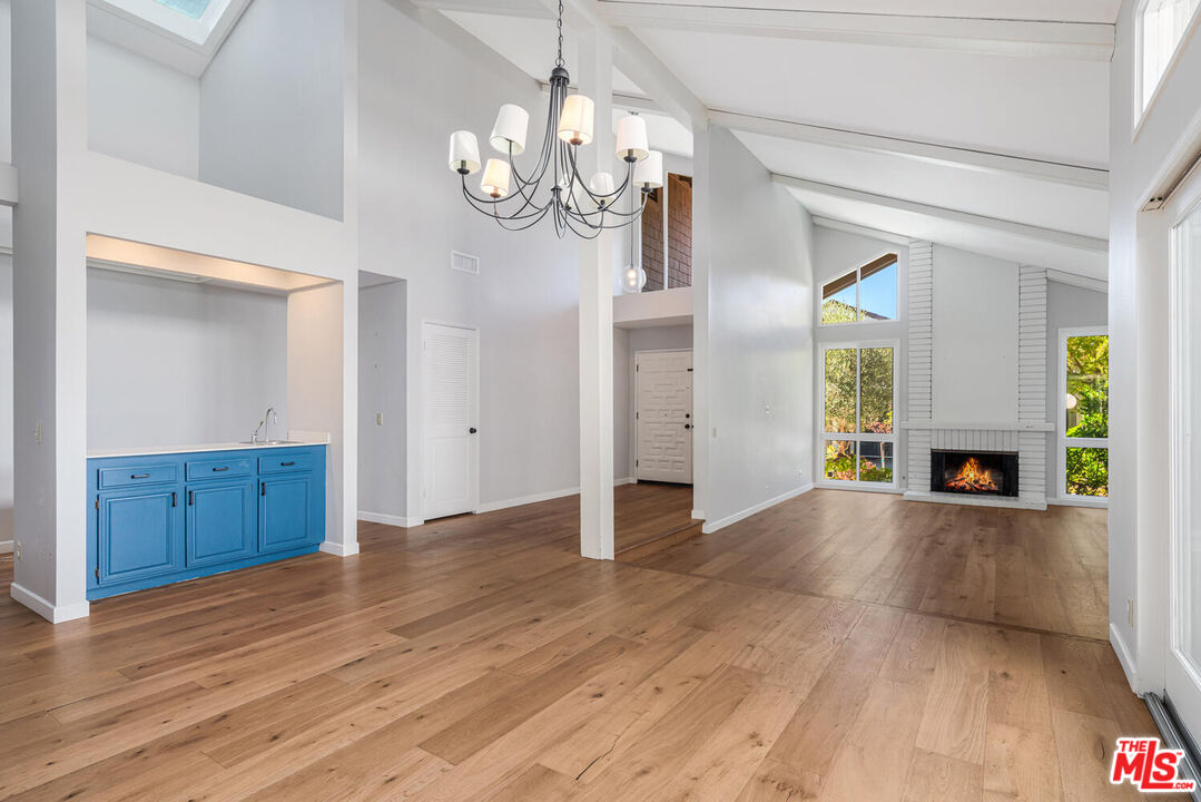 1316 Avenida De Cortez