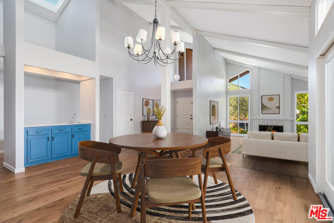 1316 Avenida De Cortez