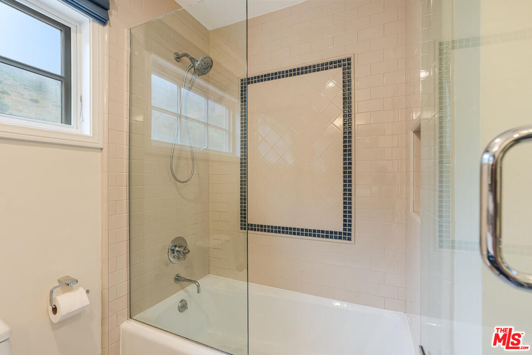 17589 Camino De Yatasto