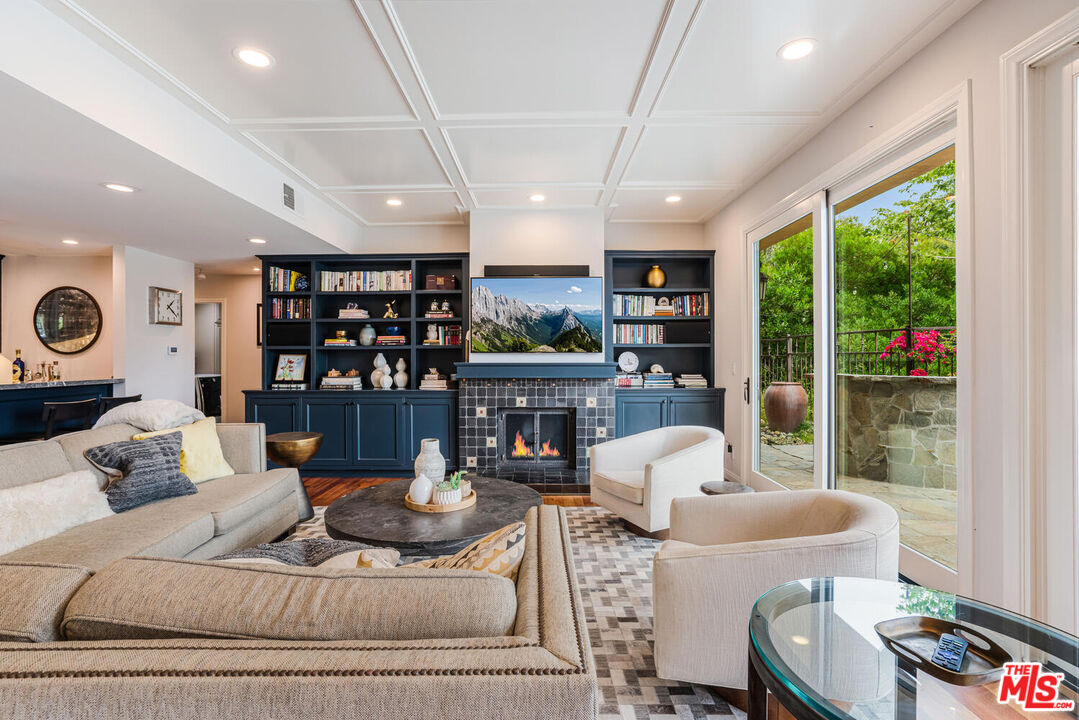 17589 Camino De Yatasto