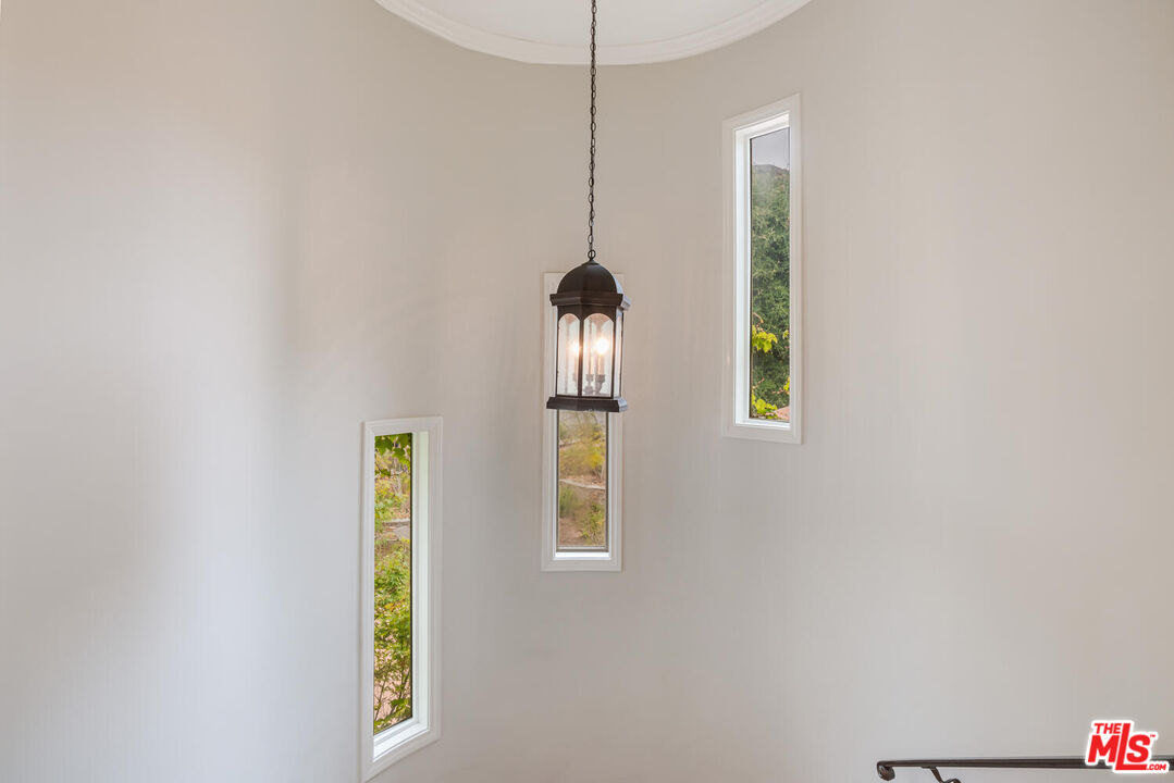 17589 Camino De Yatasto