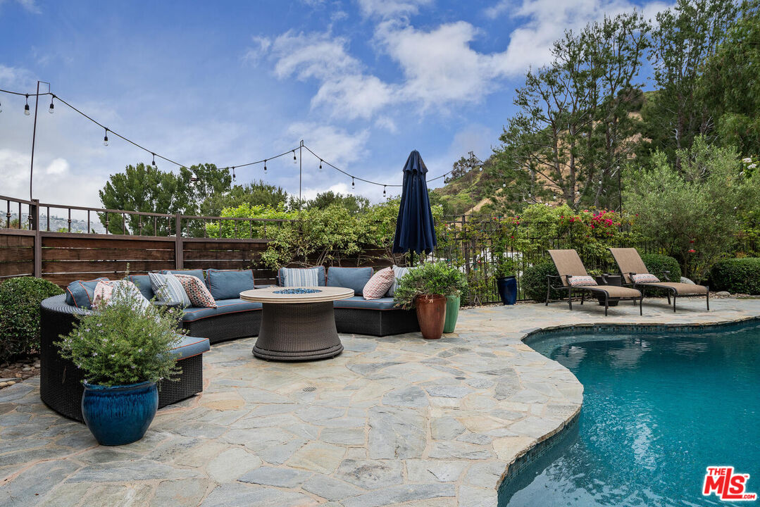 17589 Camino De Yatasto