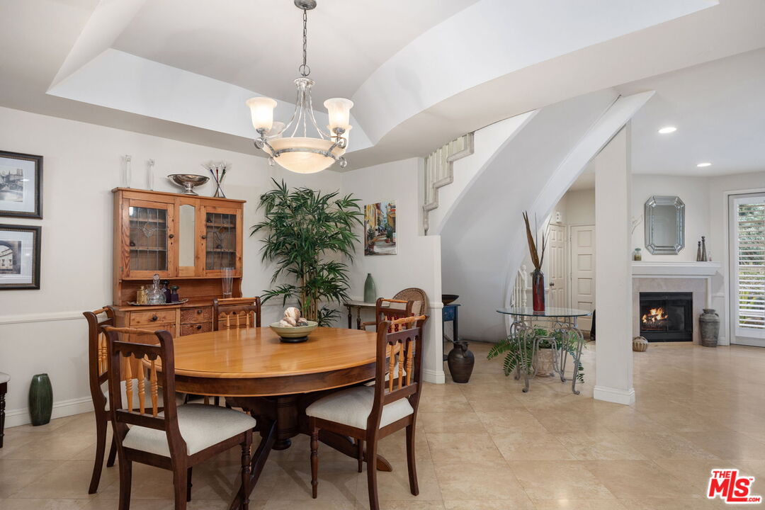 18135 Burbank Blvd Unit: 8