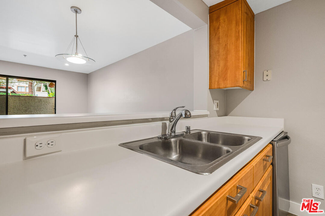 501 Palisades Dr Unit: 110