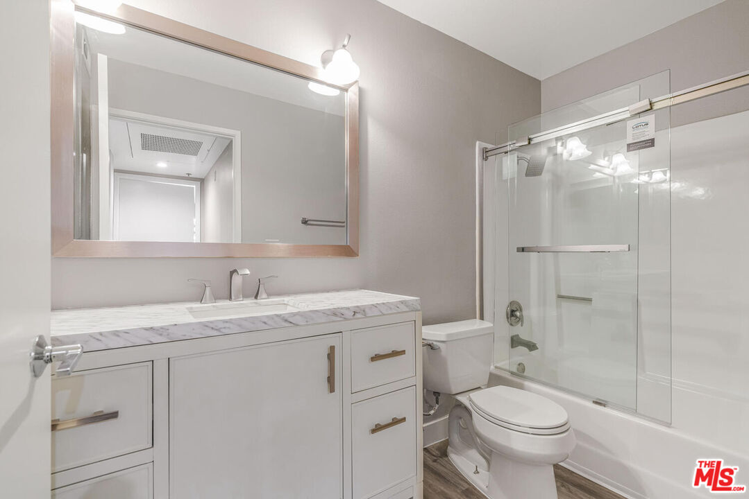 501 Palisades Dr Unit: 110