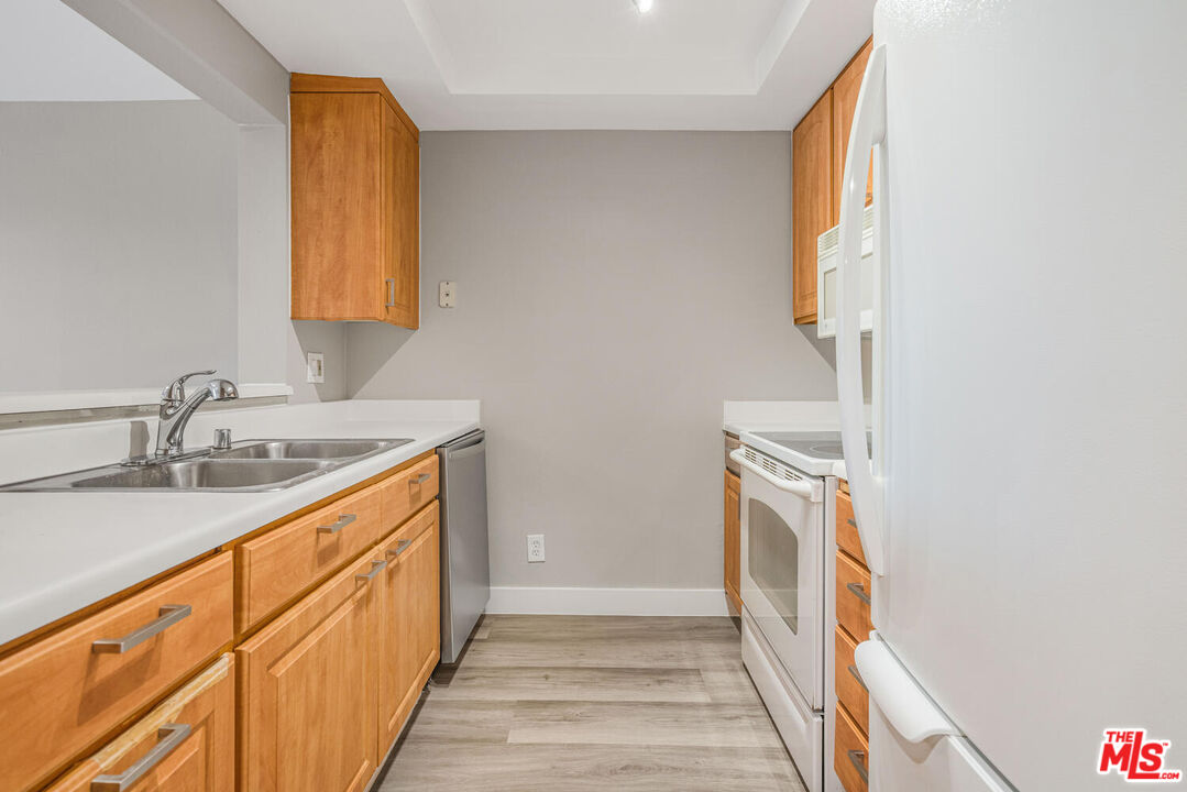 501 Palisades Dr Unit: 110