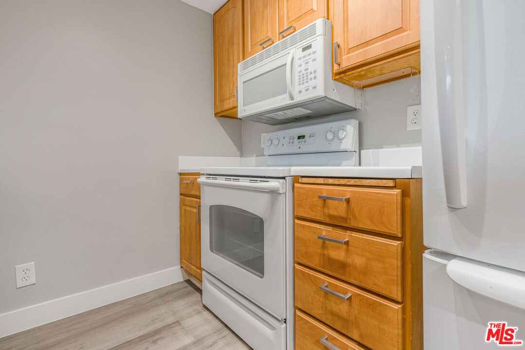 501 Palisades Dr Unit: 110