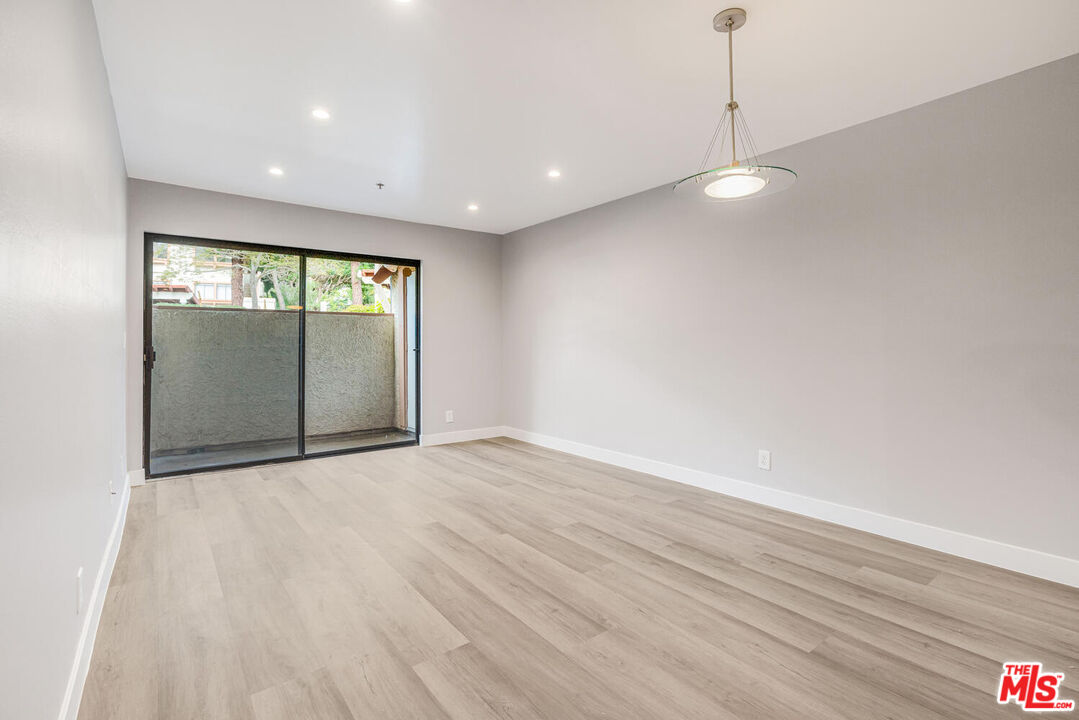 501 Palisades Dr Unit: 110