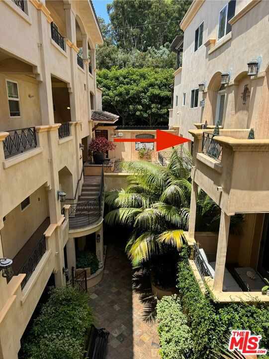 16123 W Sunset Boulevard 305