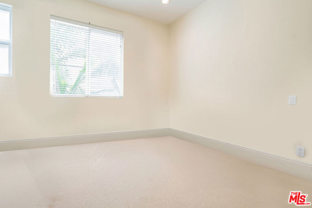 16123 W Sunset Boulevard 305