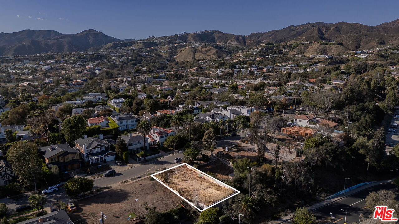 716 El Medio Ave