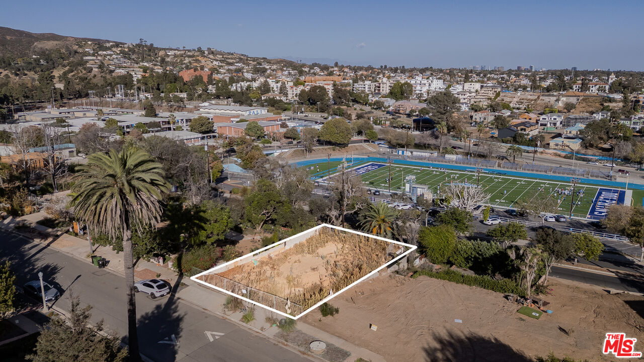 716 El Medio Ave