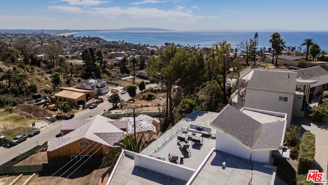 822 El Oro Ln