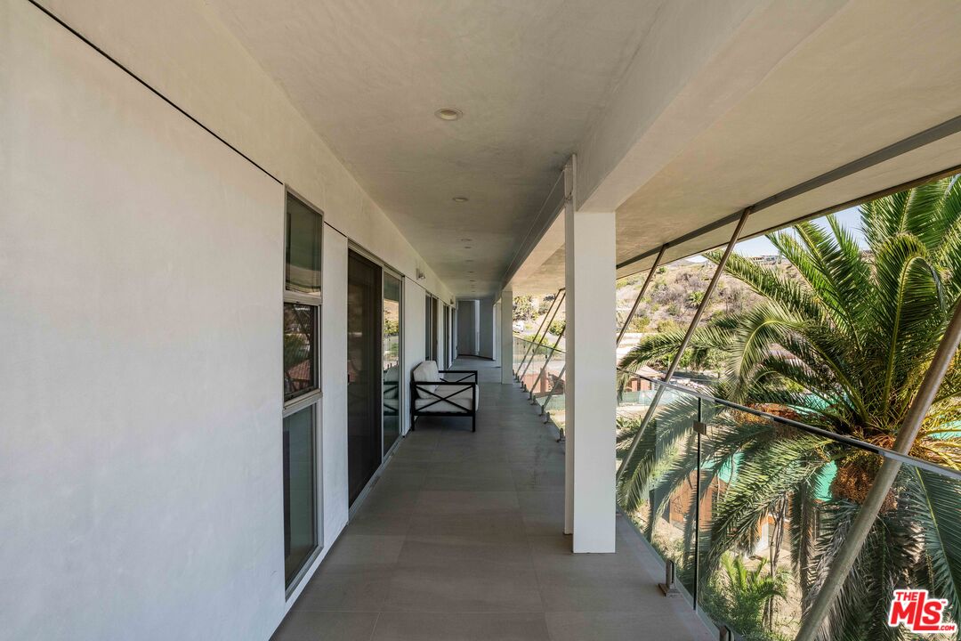 822 El Oro Ln
