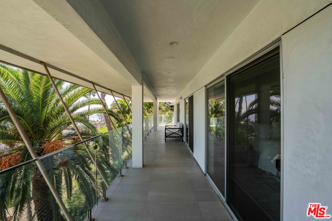 822 El Oro Ln